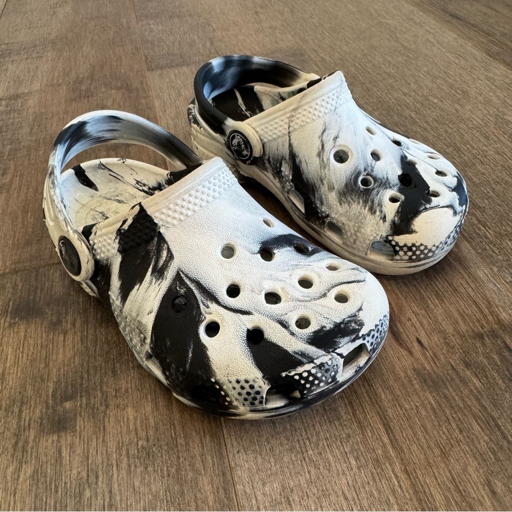 Toddler Kid Crocs, Black and White Clog, Size 8
